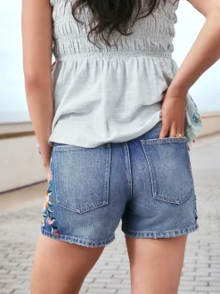 Shorts*Next - Denim shorts voor jongens Middenblauw met bloemenborduursel