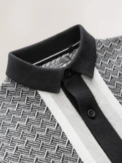 Sets En Outfits|Shorts|Next Monochroom - Set met gebreid poloshirt met knoopsluiting en short met geometrische print (3-16jr)