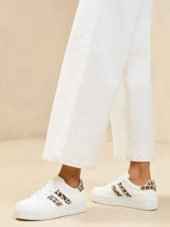Sneakers|Lipsy Neutraal - Faux suède sportschoen met dikke zool
