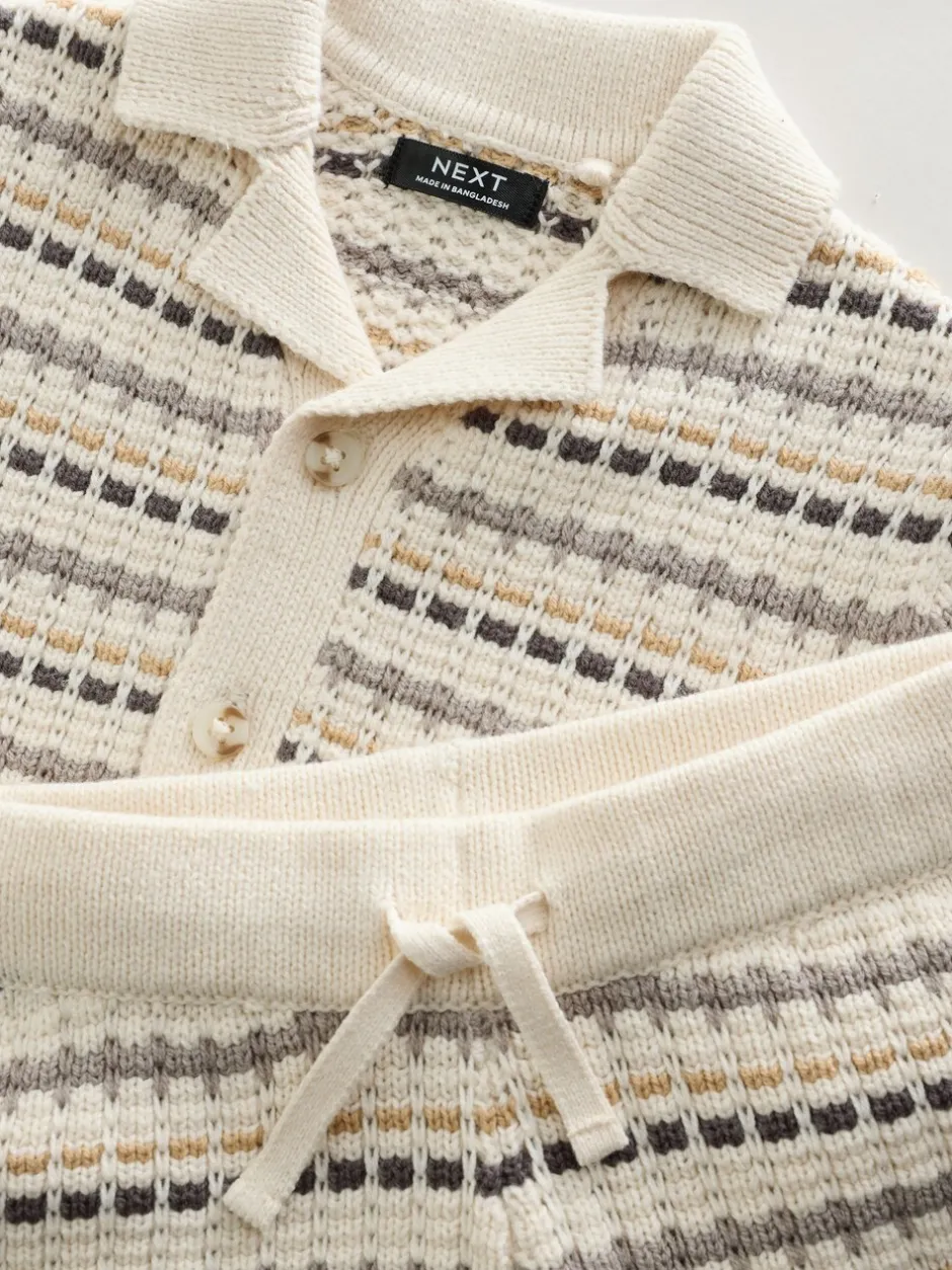 Sets En Outfits|Shorts|Next Neutraal - Set van gebreid poloshirt met textuur en reverskraag en shorts (3mnd -10jr)