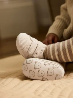 Pantoffels|Next - Babysneakers met klittenbandsluiting (0-2mnd) Neutraal met beren