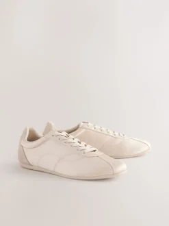 Sneakers*Next - Satijnen sneakers met veters Oesterkleurig