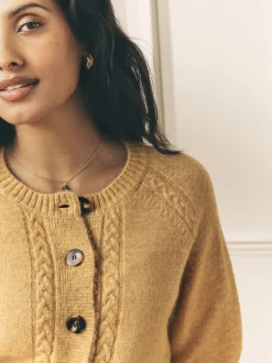Gebreide Kleding*Laura Ashley - Cable Knit Cardigan Okergeel