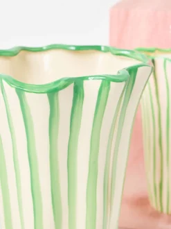 Vazen*Oliver Bonas & White Striped Ceramic Vase