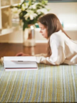 Vloerkleden En Lopers|Vloerkleden En Lopers*Origin Rugs Origins Rugs Tapijt met fijne strepen Okergeel