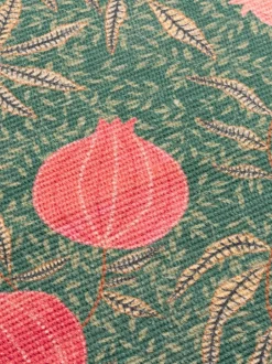 Tafellinnen En Placemats *Paoletti - Set van 4 kersttafelplacemats in paarsrood plus grote tafelloper