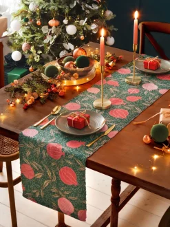 Tafellinnen En Placemats |Paoletti kersttafelloper met granaatappelprint