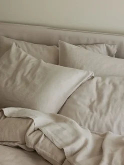 Piglet In Bed|Piglet in Bed Pillowcase Moutkleurig