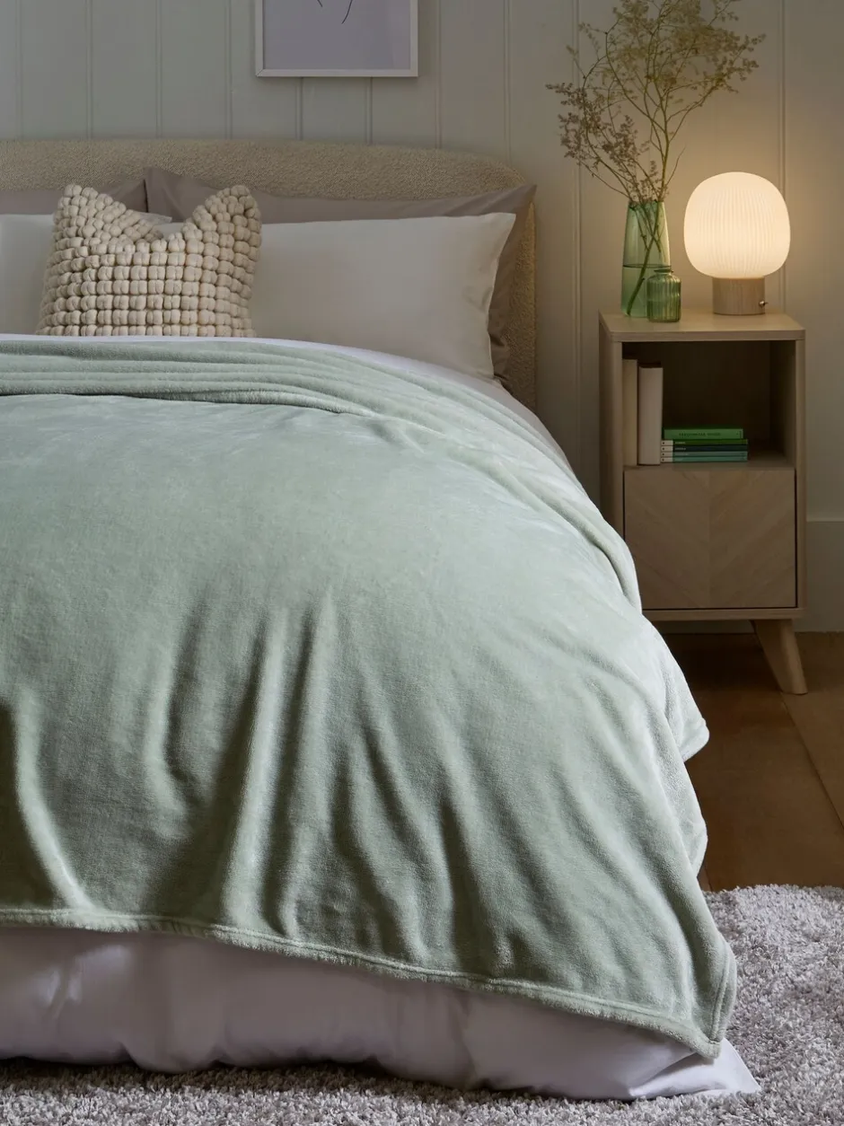 Kussentjes En Plaids|Kussentjes En Plaids*Next Pluche fleece sprei