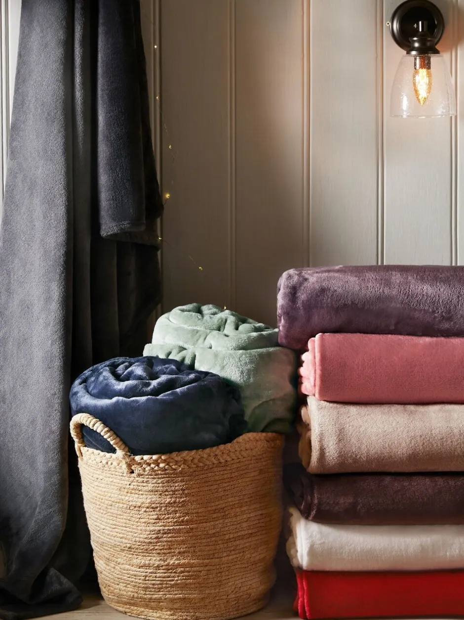 Kussentjes En Plaids|Kussentjes En Plaids*Next Pluche fleece sprei