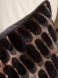 Kussentjes En Plaids|Kussentjes En Plaids|Next Rebel Spot Velvet Cushion Zwart