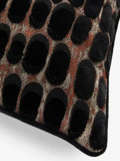 Kussentjes En Plaids|Kussentjes En Plaids|Next Rebel Spot Velvet Cushion Zwart