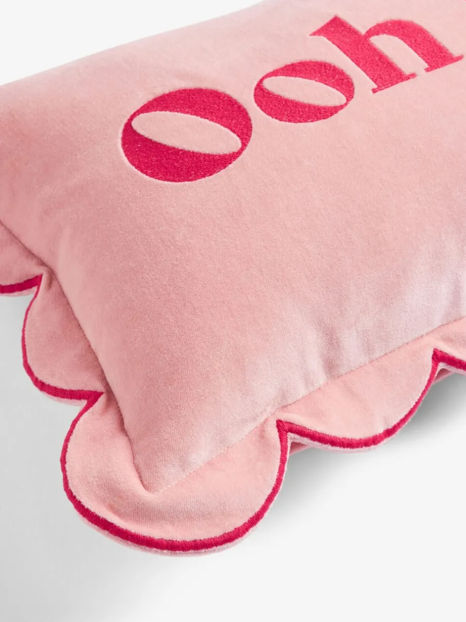 Kussentjes En Plaids|Kussentjes En Plaids*Rockett St George Ooh La La Scalloped Velvet Slogan Cushion
