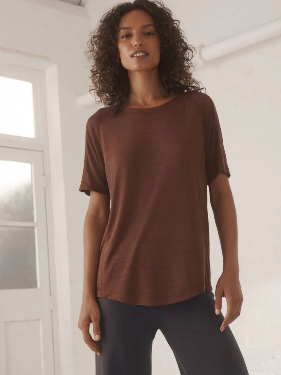 Sportkleding|Next - Active Lichtgewicht T-shirt met ronde hals en korte mouwen Roestbruin