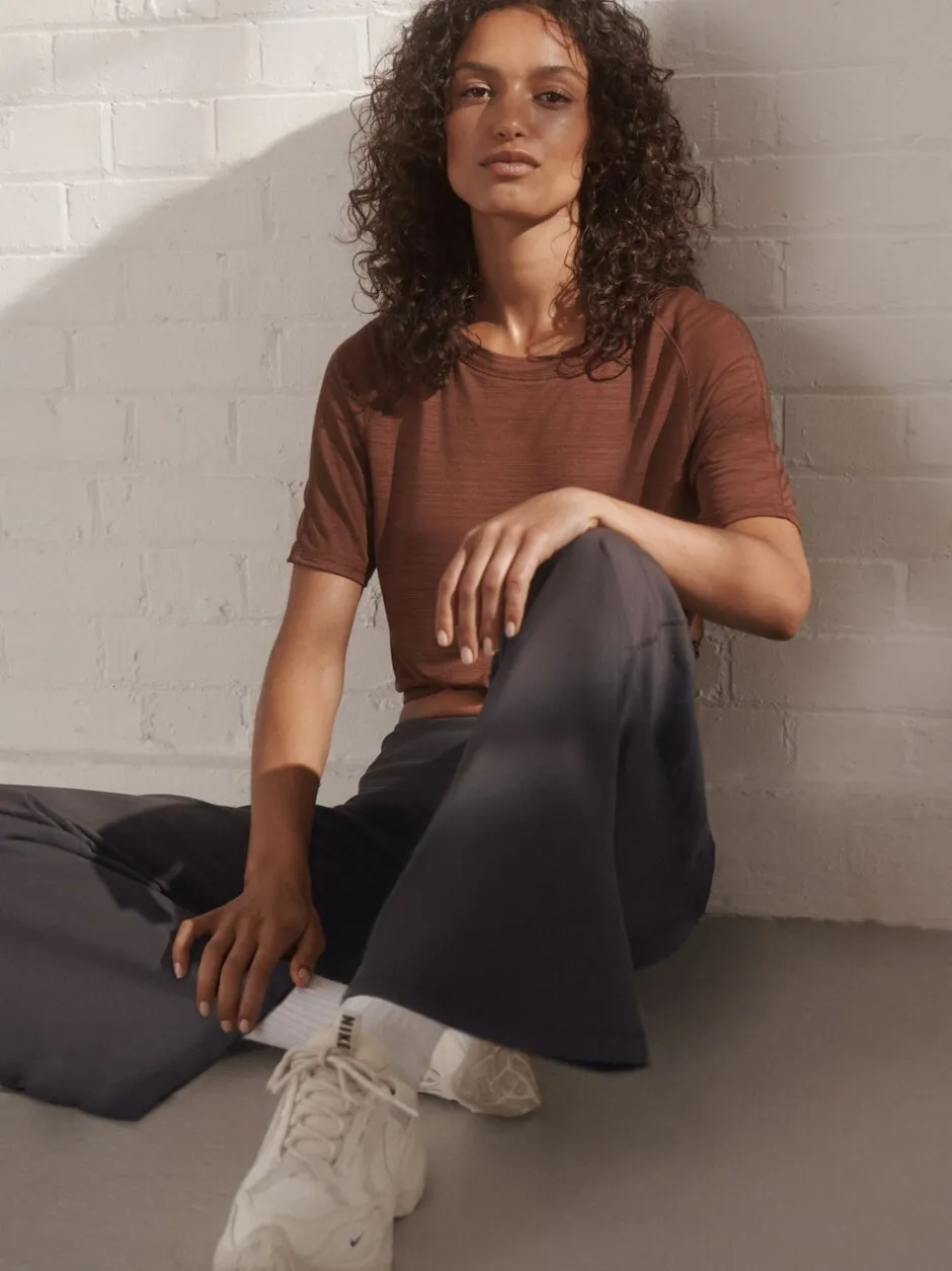 Sportkleding|Next - Active Lichtgewicht T-shirt met ronde hals en korte mouwen Roestbruin