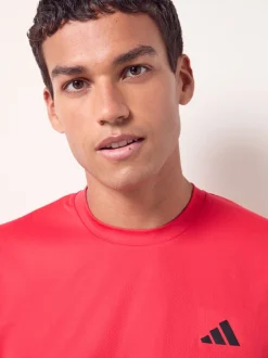 Sportkleding|adidas Rood - Train Essentials trainingsshirt