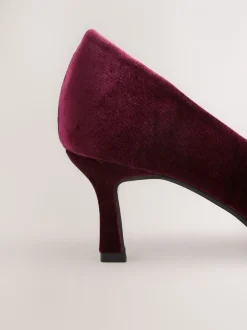 Schoenen Met Hakken|Next Rood fluweel - Forever Comfort - Spitse hakken met siersteentjes