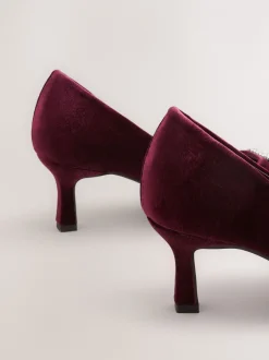 Schoenen Met Hakken|Next Rood fluweel - Forever Comfort - Spitse hakken met siersteentjes