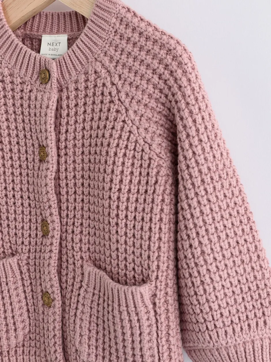 Gebreide Kleding|Next Roze - Gebreid babyvestje met geborduurde slogan op de rug (0mnd-2jr)