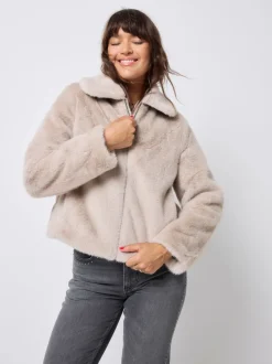 Jassen En Jacks*SCAMP & DUDE Faux Fur Jacket