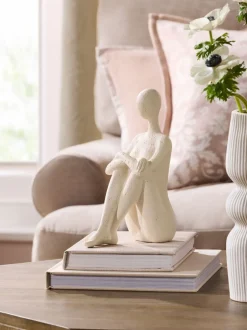 Decoraties|Next Scandi zittend figuur-ornament