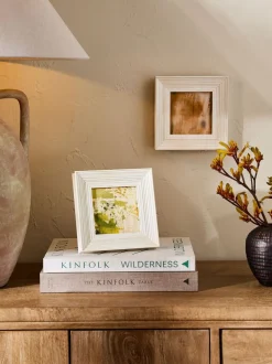 Fotolijsten|Next Set of 2 Distressed Wood Effect Photo Frames Crème