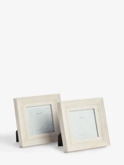 Fotolijsten|Next Set of 2 Distressed Wood Effect Photo Frames Crème