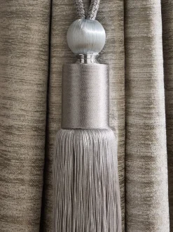 Gordijnroedes En -Accessoires|Next Set of 2 Large Tassel Curtain Tie Backs Zilvergrijs