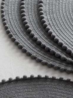 Tafellinnen En Placemats |Tafelgerei|Next Set van 4 placemats met pompon Antraciet