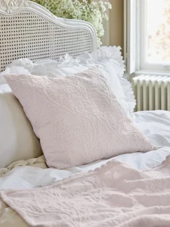 Kussentjes En Plaids|Kussentjes En Plaids*Shabby Chic by Rachel Ashwell® Textured Floral Matelasse Cushion Roze