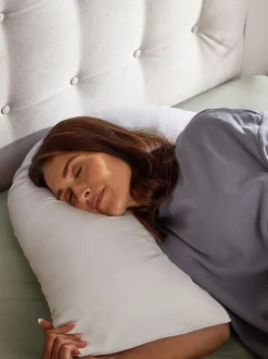 Dekbedden En Kussens|Silentnight medium V-vormig steunkussen