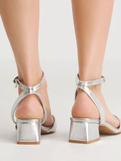 Ruimvallend En Extraruimvallend|Schoenen Met Hakken|Simply Be Barely There On Low Block Heel Sandals