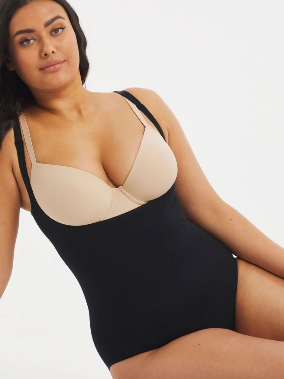 Shapewear*Simply Be Magisculpt naadloze vormgevende body te dragen met eigen beha