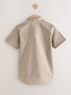 Shirts*Next Taupe - Oxford-overhemd met korte mouwen mouwen en hoog aandeel katoen (3-16 jr)
