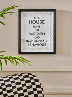 Canvassen En Kunst Voor Aan De Wand*Next This House Runs On Framed Wall Art
