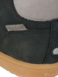 Boots*Toezone Grayson zwarte nubuckleren jongenslaarzen met klittenbandsluiting