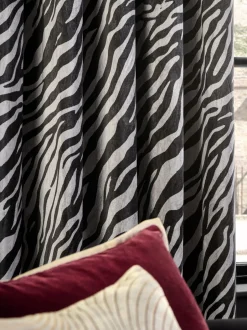Gordijnen|Gordijnen*Next Velvet Zebra Print Eyelet Curtains