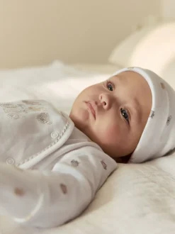 Babypakjes En Babypyjama's*Next Wit - Born in 2026 baby pyjama en muts set (0 - 9 mnd)