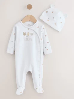 Babypakjes En Babypyjama's*Next Wit - Born in 2026 baby pyjama en muts set (0 - 9 mnd)