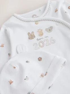 Babypakjes En Babypyjama's*Next Wit - Born in 2026 baby pyjama en muts set (0 - 9 mnd)