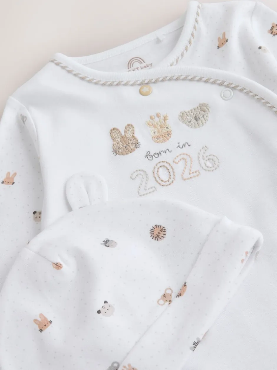 Babypakjes En Babypyjama's*Next Wit - Born in 2026 baby pyjama en muts set (0 - 9 mnd)