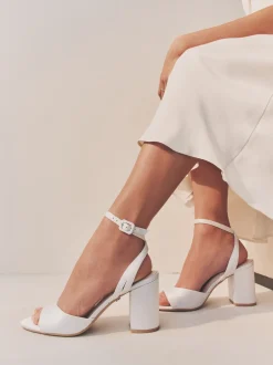 Schoenen Met Hakken*Next - Forever Comfort® bruidssandalen met ronde neus en blokhak Wit