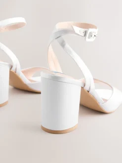 Schoenen Met Hakken*Next - Forever Comfort® bruidssandalen met ronde neus en blokhak Wit