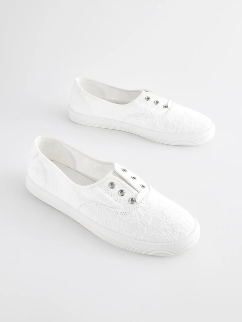 Sneakers*Next - Geborduurde veterloze canvas instapsneakers Wit