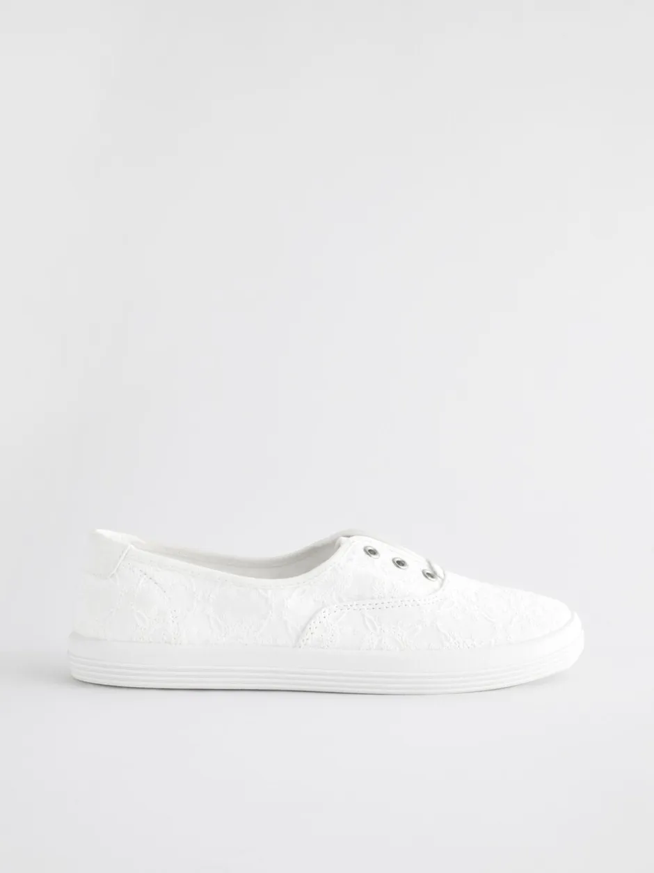 Sneakers*Next - Geborduurde veterloze canvas instapsneakers Wit