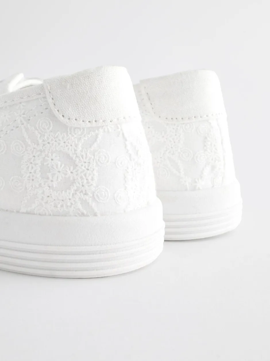 Sneakers*Next - Geborduurde veterloze canvas instapsneakers Wit