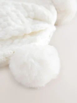 Mutsjes En Antikrabwantjes|Mutsen, Handschoenen En Sjaals|Next Wit - Gebreide Baby muts met dubbele pompon (0mnd-2jr)