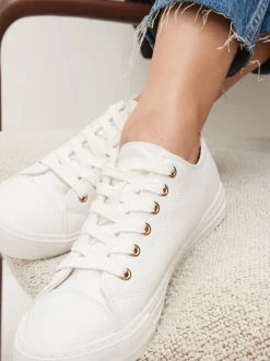 Ruimvallend En Extraruimvallend|Sneakers|Next - Gelakte honkbalsneakers Wit