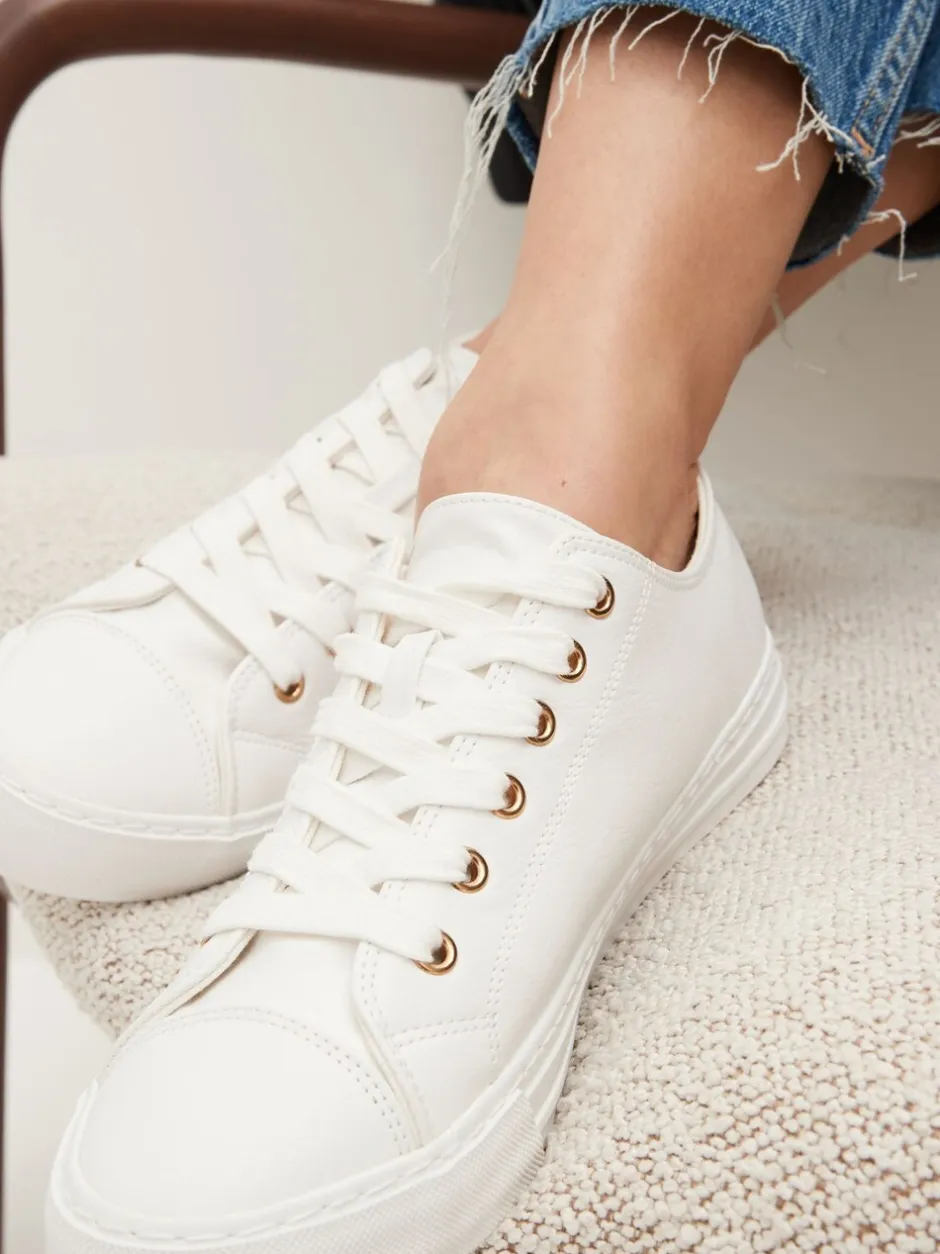 Ruimvallend En Extraruimvallend|Sneakers|Next - Gelakte honkbalsneakers Wit