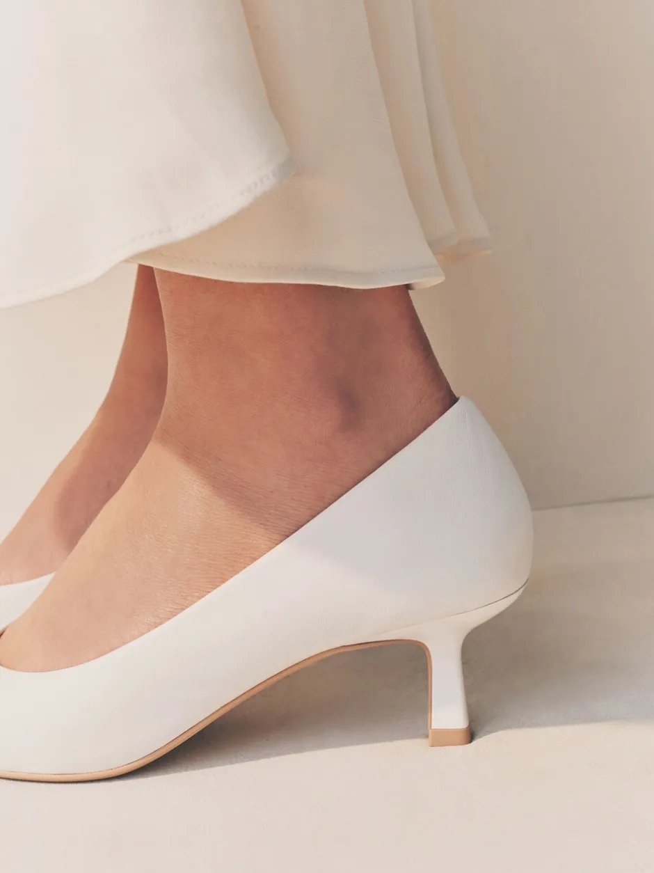 Schoenen Met Hakken|Next Wit - Leren pumps met spitse neus en kittenhakje